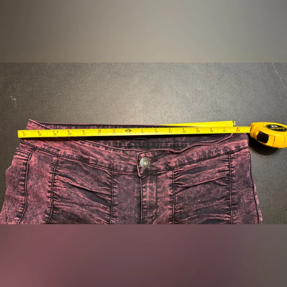 Glo Jeans Juniors Low Rise Tapered Legs Pink Black Faded Wash Denim jeans - Picture 2 of 4